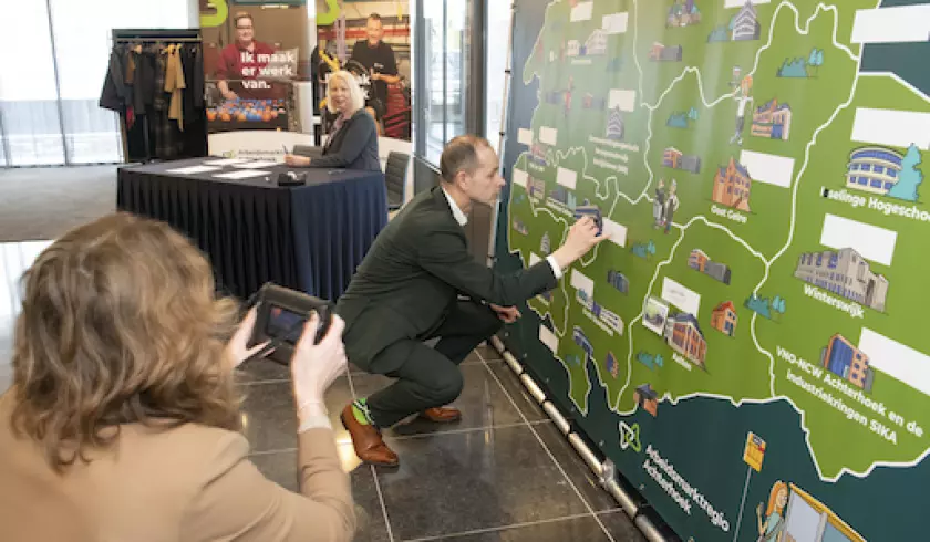 Gallerij Ondertekening convenant Regionaal Beraad