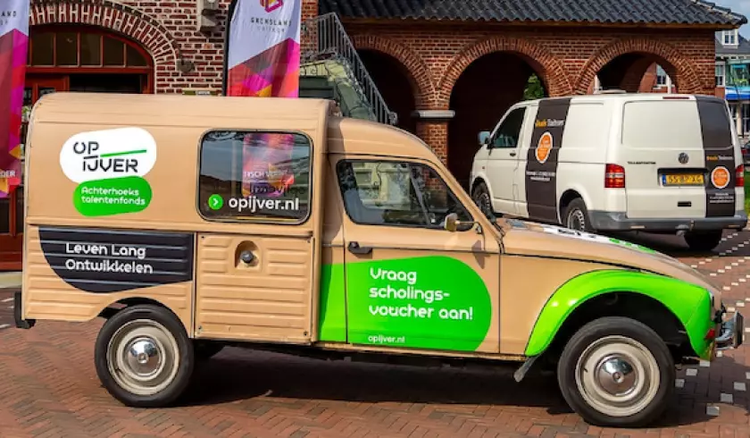 Gallerij Opijver campagneauto